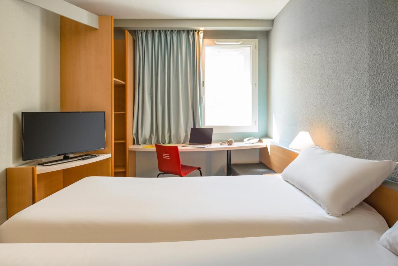 Hotel Ibis Saint Rambert D'Albon Esterno foto