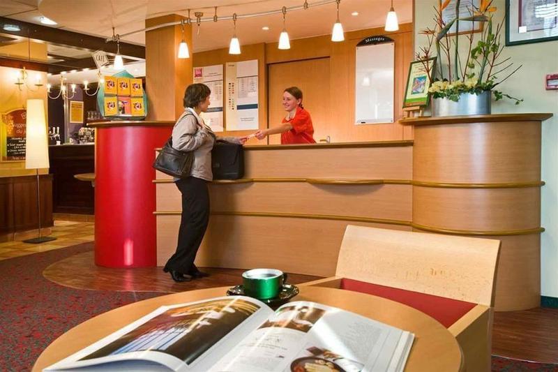 Hotel Ibis Saint Rambert D'Albon Esterno foto
